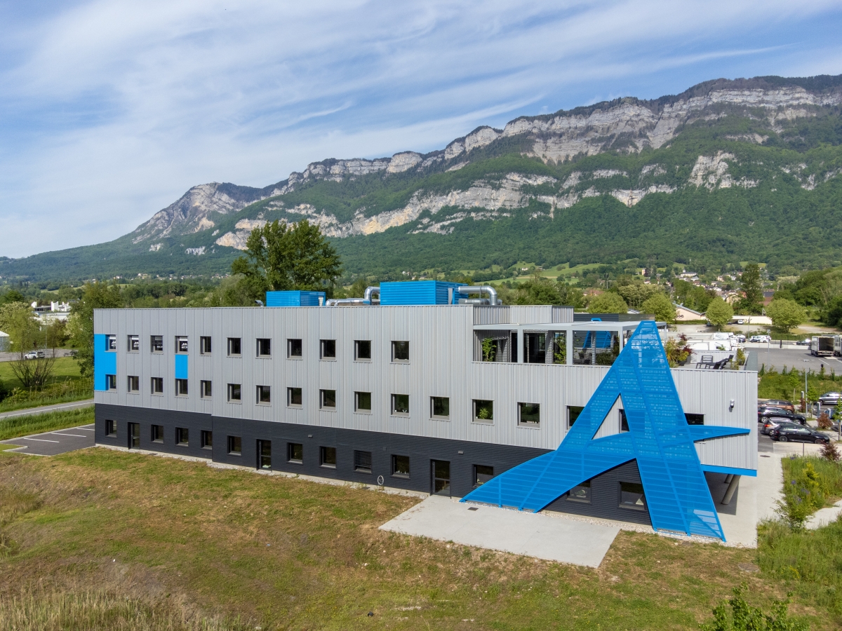 De uma garagem nas margens do maior lago natural de França